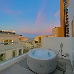 Апартаменты Paceville - Penthouse - Hot Tub & Sea View Roof *