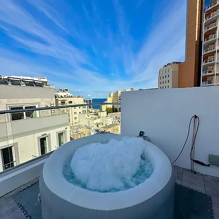 Paceville - Penthouse - Hot Tub & Sea View Roof San Ġiljan