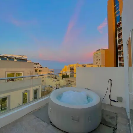 Lägenhet Paceville - Penthouse - Hot Tub & Sea View Roof *
