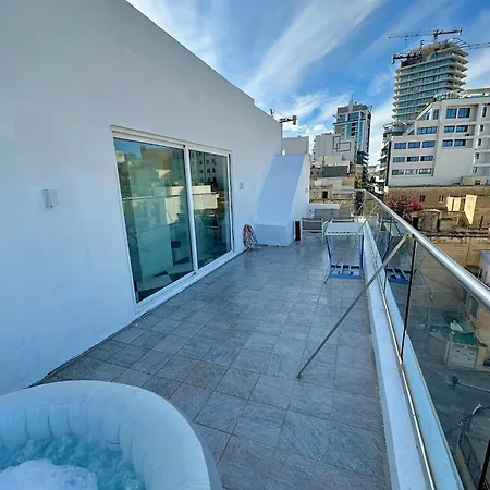 Lägenhet Paceville - Penthouse - Hot Tub & Sea View Roof St. Julian's
