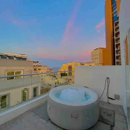 Paceville - Penthouse - Hot Tub & Sea View Roof Appartement San Ġiljan