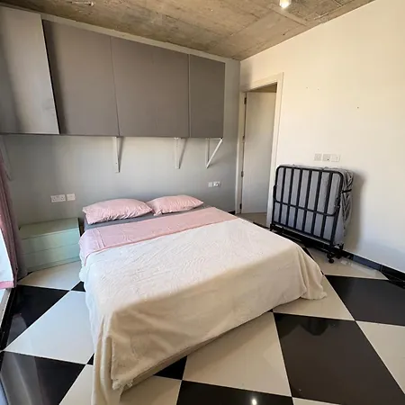 Paceville - Penthouse - Hot Tub & Sea View Roof