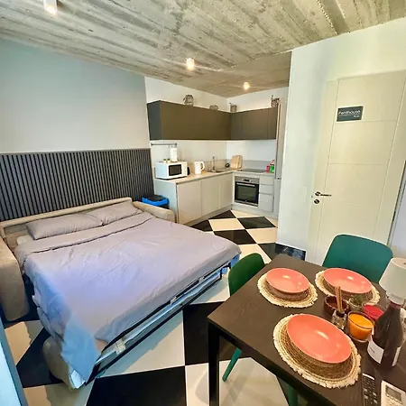 Paceville - Penthouse - Hot Tub & Sea View Roof Lägenhet