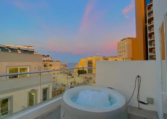 Apartamento Paceville - Penthouse - Hot Tub & Sea View Roof *