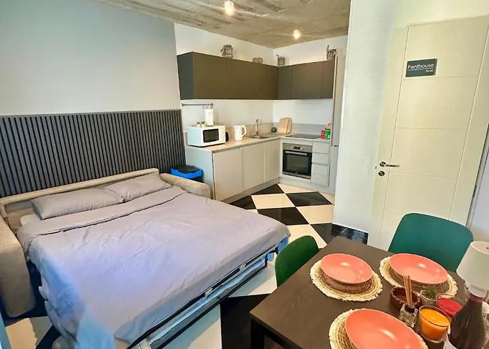 Paceville - Penthouse - Hot Tub & Sea View Roof Apartamento